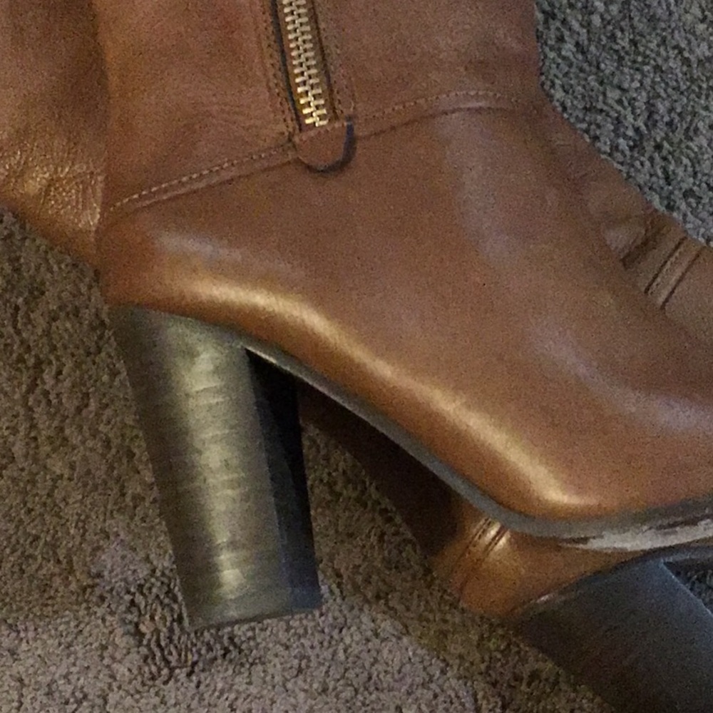 Boots Coach - image 5